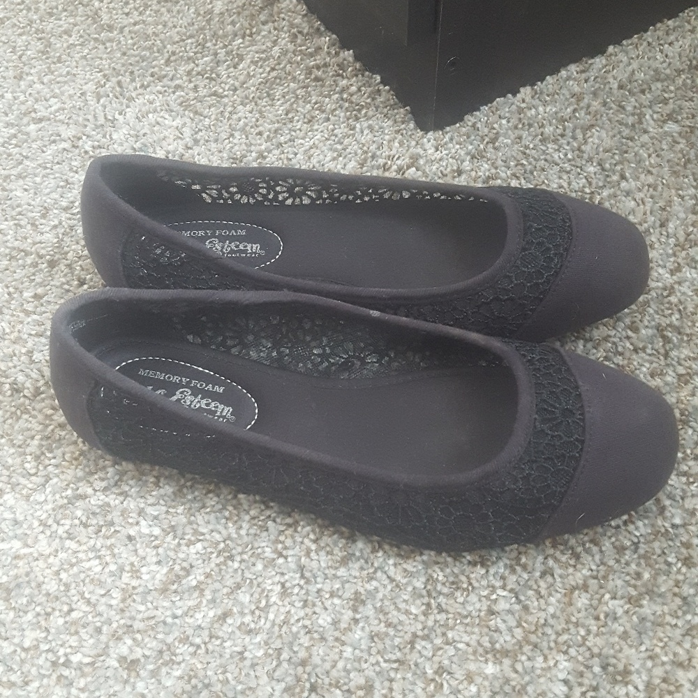 Black ballet flats